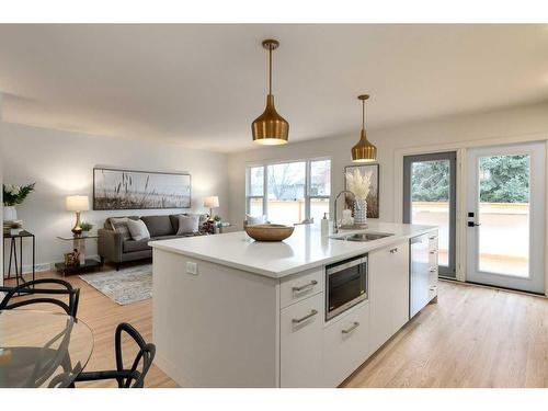 4711 29 Avenue Sw, Calgary, AB - Indoor Photo Showing Kitchen