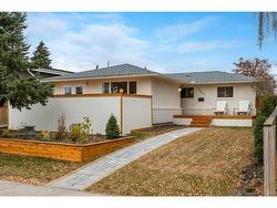 4711 29 Avenue SW Calgary, AB T3E 0S8