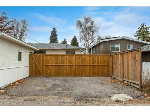 4711 29 Avenue Sw, Calgary, AB - Outdoor