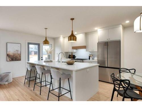 4711 29 Avenue Sw, Calgary, AB - Indoor Photo Showing Kitchen With Upgraded Kitchen