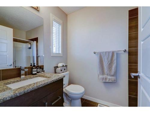 173 New Brighton Walk Se, Calgary, AB - Indoor Photo Showing Bathroom