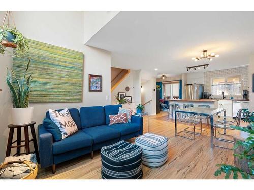 2-601 4Th Street, Canmore, AB - Indoor Photo Showing Living Room