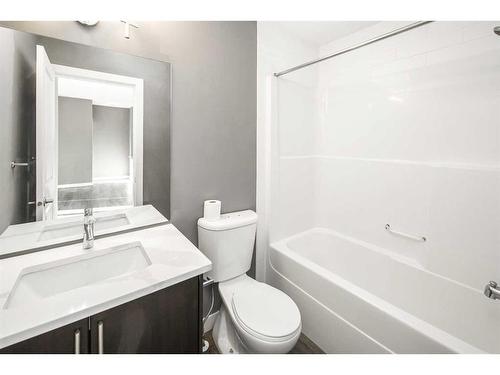 229-23 Millrise Drive Sw, Calgary, AB - Indoor Photo Showing Bathroom