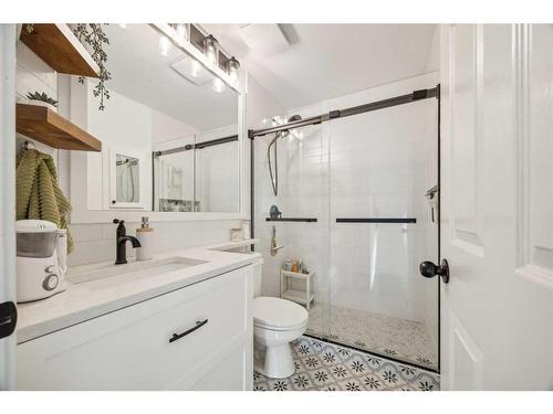 9 Citadel Forest Link Nw, Calgary, AB - Indoor Photo Showing Bathroom