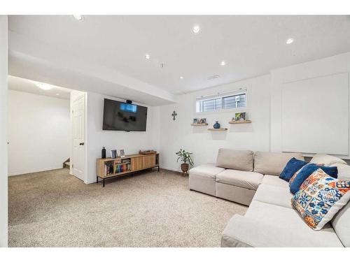 9 Citadel Forest Link Nw, Calgary, AB - Indoor Photo Showing Living Room