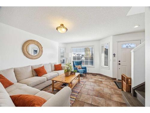 9 Citadel Forest Link Nw, Calgary, AB - Indoor Photo Showing Living Room