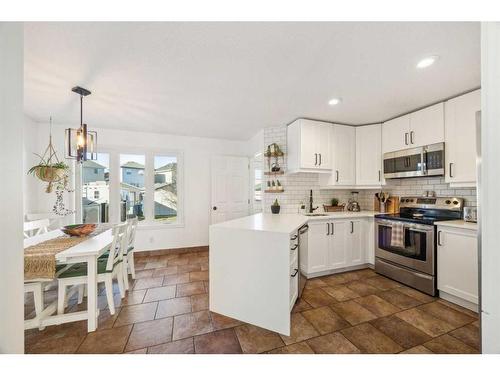 9 Citadel Forest Link Nw, Calgary, AB - Indoor Photo Showing Kitchen