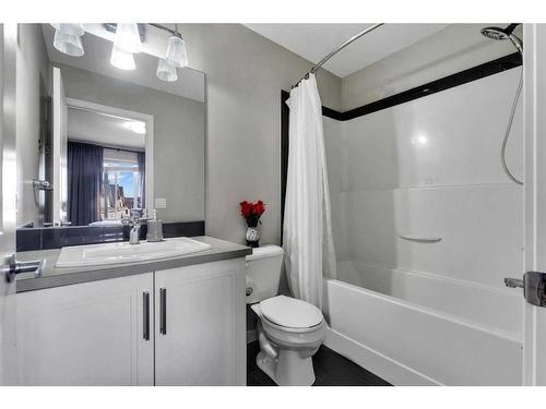 64 Copperstone Common Se, Calgary, AB - Indoor Photo Showing Bathroom