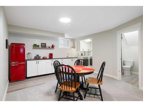 8 Shawnee Way Sw, Calgary, AB - Indoor Photo Showing Dining Room