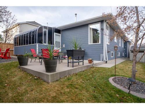 8 Shawnee Way Sw, Calgary, AB - Outdoor With Deck Patio Veranda