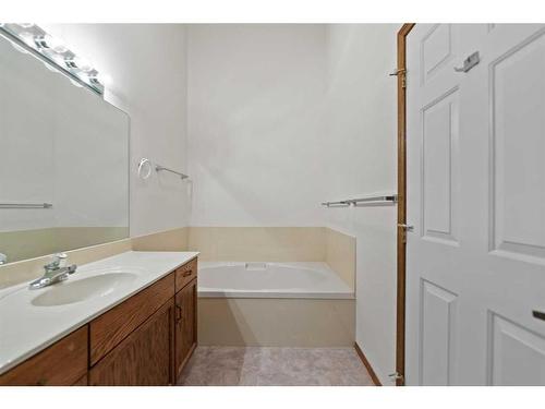 6 Douglasview Park Se, Calgary, AB - Indoor Photo Showing Bathroom