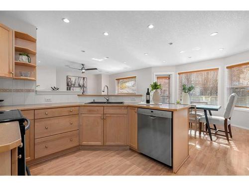 267 Coventry Court Ne, Calgary, AB - Indoor Photo Showing Kitchen With Double Sink