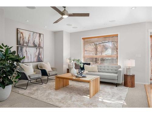 267 Coventry Court Ne, Calgary, AB - Indoor Photo Showing Living Room