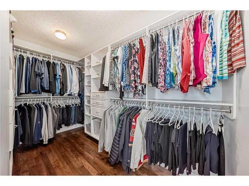 37 Everhollow Park Sw, Calgary, AB - Indoor With Storage