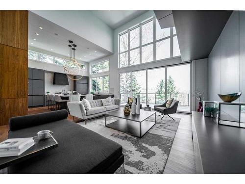 399 Wildwood Drive, Calgary, AB - Indoor Photo Showing Living Room