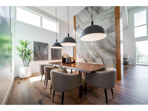 399 Wildwood Drive, Calgary, AB - Indoor Photo Showing Dining Room