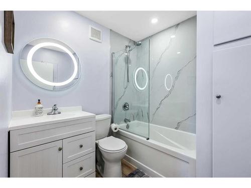 362 Killarney Glen Court Sw, Calgary, AB - Indoor Photo Showing Bathroom