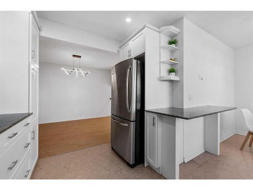 65-1012 Ranchlands Boulevard Nw, Calgary, AB - Indoor Photo Showing Kitchen