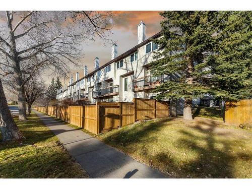 65-1012 Ranchlands Boulevard Nw, Calgary, AB - Outdoor