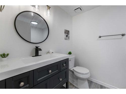 65-1012 Ranchlands Boulevard Nw, Calgary, AB - Indoor Photo Showing Bathroom