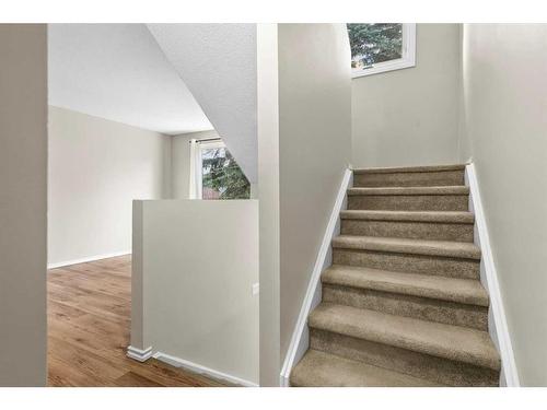 118-6915 Ranchview Drive Nw, Calgary, AB - Indoor Photo Showing Other Room