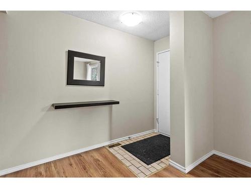 118-6915 Ranchview Drive Nw, Calgary, AB - Indoor Photo Showing Other Room