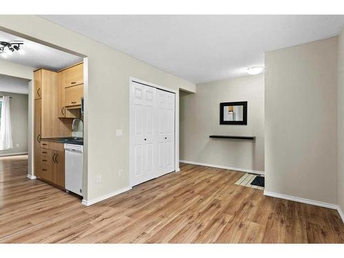 118-6915 Ranchview Drive Nw, Calgary, AB - Indoor Photo Showing Other Room