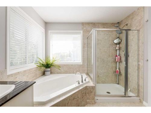 102 Hillcrest Heights Sw, Airdrie, AB - Indoor Photo Showing Bathroom