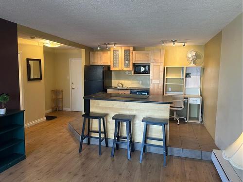 705-1236 15 Avenue Sw, Calgary, AB - Indoor Photo Showing Kitchen