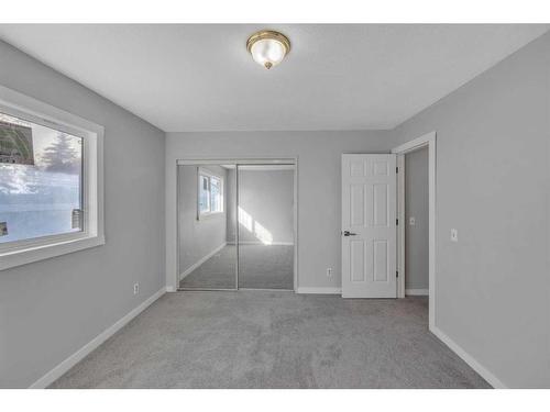 4239 58 Street Ne, Calgary, AB - Indoor Photo Showing Other Room