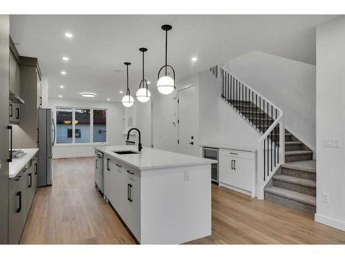 7106 36 Avenue Nw, Calgary, AB - Indoor Photo Showing Kitchen With Upgraded Kitchen