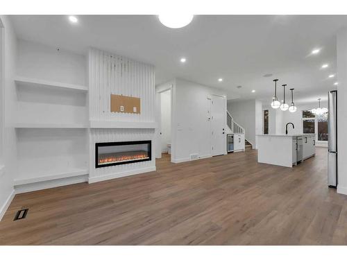 7106 36 Avenue Nw, Calgary, AB - Indoor With Fireplace