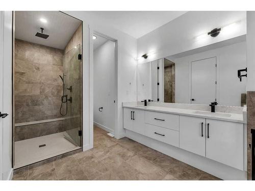 7106 36 Avenue Nw, Calgary, AB - Indoor Photo Showing Bathroom