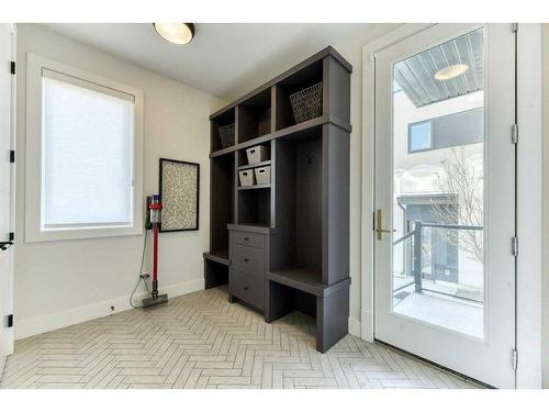 105 Trasimeno Crescent Sw, Calgary, AB - Indoor Photo Showing Other Room