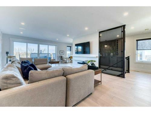 105 Trasimeno Crescent Sw, Calgary, AB - Indoor Photo Showing Living Room