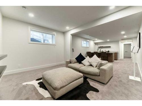 105 Trasimeno Crescent Sw, Calgary, AB - Indoor