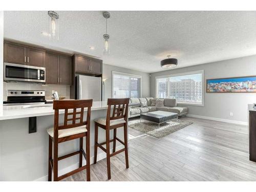 105 Trasimeno Crescent Sw, Calgary, AB - Indoor Photo Showing Kitchen