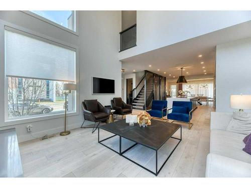 105 Trasimeno Crescent Sw, Calgary, AB - Indoor Photo Showing Living Room