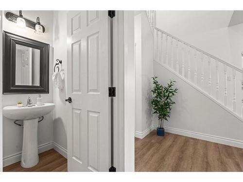 50 Crystalridge Crescent, Okotoks, AB - Indoor Photo Showing Bathroom