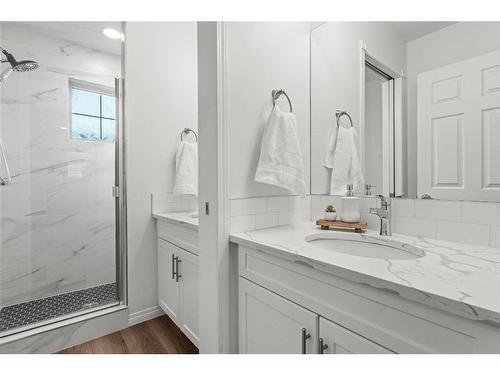 50 Crystalridge Crescent, Okotoks, AB - Indoor Photo Showing Bathroom