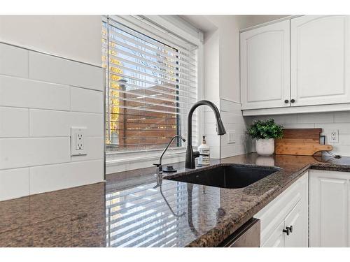 50 Crystalridge Crescent, Okotoks, AB - Indoor Photo Showing Kitchen