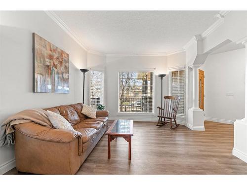 50 Crystalridge Crescent, Okotoks, AB - Indoor Photo Showing Living Room