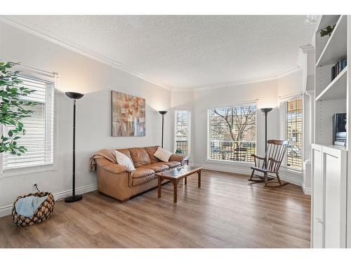 50 Crystalridge Crescent, Okotoks, AB - Indoor Photo Showing Living Room