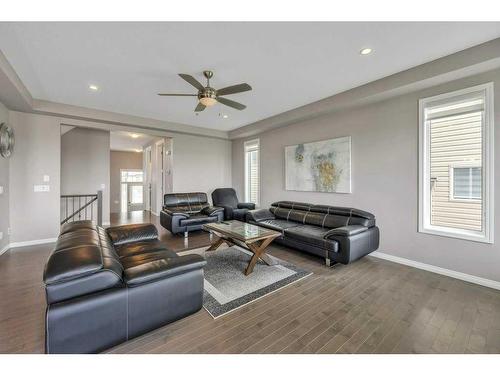 177 Cityscape Gardens Ne, Calgary, AB - Indoor Photo Showing Living Room