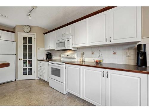 396 Rocky Ridge Drive Nw, Calgary, AB - Indoor Photo Showing Kitchen