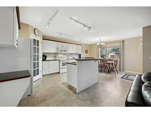 396 Rocky Ridge Drive Nw, Calgary, AB - Indoor Photo Showing Kitchen