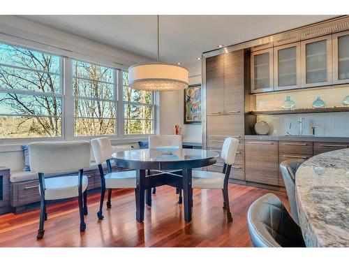 3209 5 Street Nw, Calgary, AB - Indoor Photo Showing Dining Room