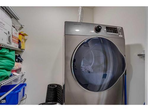 1201-350 Livingston Common Ne, Calgary, AB - Indoor Photo Showing Laundry Room