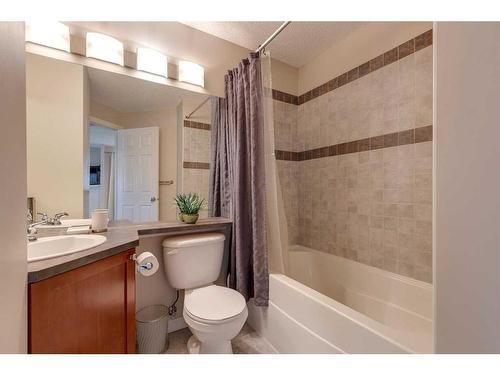 305-108 15 Avenue Se, Calgary, AB - Indoor Photo Showing Bathroom