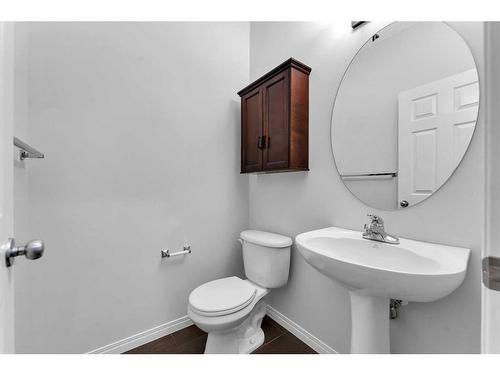 931 Auburn Bay Boulevard Se, Calgary, AB - Indoor Photo Showing Bathroom